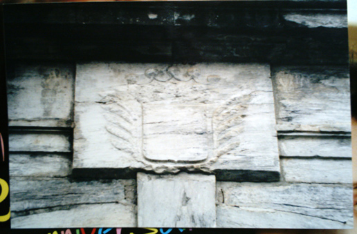 Armoiries au ch�teau de Montus